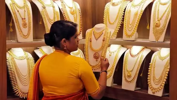 എന്റെ പൊന്നെ… വിശ്വസിക്കാമോ… കൂപ്പു കുത്തി സ്വർണ വില എന്റെ പൊന്നെ… വിശ്വസിക്കാമോ… കൂപ്പു കുത്തി സ്വർണ വില
