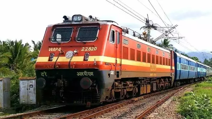 ഓണം സ്പെഷല് ട്രെയിനുകള് പ്രഖ്യാപിച്ചു; തിരുവനന്തപുരം – മംഗളൂരു റൂട്ടില് പുതിയ സര്വീസുകള് ഓണം സ്പെഷല് ട്രെയിനുകള് പ്രഖ്യാപിച്ചു; തിരുവനന്തപുരം – മംഗളൂരു റൂട്ടില് പുതിയ സര്വീസുകള്