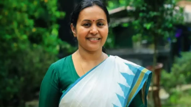 കേരളത്തില് പവര് കട്ട് മൂലം ഓക്സിജന് കിട്ടാതെ രോഗി മരിച്ചുവെന്ന വാര്ത്ത അങ്ങേയറ്റം ദു:ഖകരമാണ്;വീണാ ജോര്ജ് കേരളത്തില് പവര് കട്ട് മൂലം ഓക്സിജന് കിട്ടാതെ രോഗി മരിച്ചുവെന്ന വാര്ത്ത അങ്ങേയറ്റം ദു:ഖകരമാണ്;വീണാ ജോര്ജ്