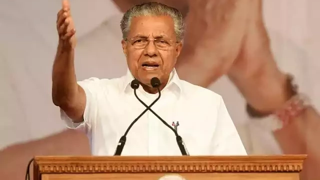 അങ്ങനെ തോക്കുമോ..; ഏഴാം റൗണ്ടിൽ ധര്മ്മടത്ത് ട്വിസ്റ്റ്; ആദ്യമായി പിണറായി വിജയന് ലീഡ് അങ്ങനെ തോക്കുമോ..; ഏഴാം റൗണ്ടിൽ ധര്മ്മടത്ത് ട്വിസ്റ്റ്; ആദ്യമായി പിണറായി വിജയന് ലീഡ്