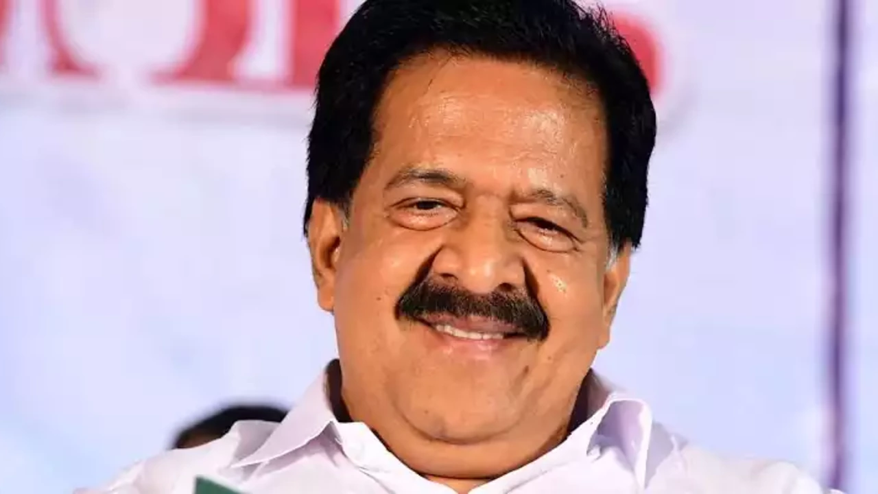 ഹരിപ്പാട് ഉറപ്പിച്ച് രമേശ് ചെന്നിത്തല, മിന്നും ജയം ഹരിപ്പാട് ഉറപ്പിച്ച് രമേശ് ചെന്നിത്തല, മിന്നും ജയം