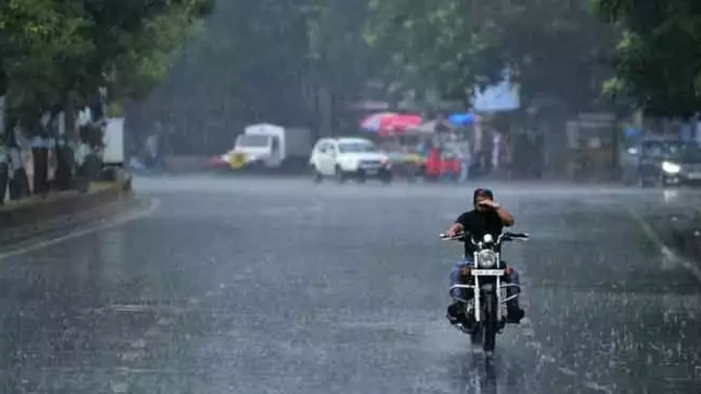 ഇന്ന് ഏഴ് ജില്ലകളിൽ യെല്ലോ മുന്നറിയിപ്പ് ഇന്ന് ഏഴ് ജില്ലകളിൽ യെല്ലോ മുന്നറിയിപ്പ്