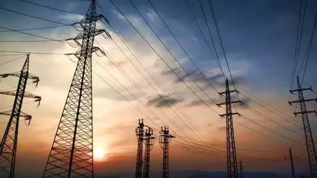 പത്താം ക്ലാസുകാര്ക്ക് കെഎസ്ഇബിയില് ജോലി നേടാം പത്താം ക്ലാസുകാര്ക്ക് കെഎസ്ഇബിയില് ജോലി നേടാം