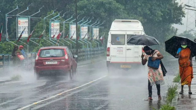 അതിതീവ്ര മഴ; വയനാട്, കോഴിക്കോട് ജില്ലകളില് റെഡ് അലേര്ട്ട് അതിതീവ്ര മഴ; വയനാട്, കോഴിക്കോട് ജില്ലകളില് റെഡ് അലേര്ട്ട്