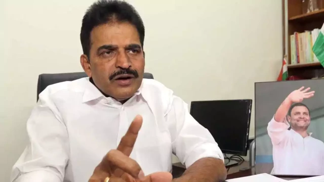കെ സി വേണുഗോപാലിനെതിരായ സൈബര് ആക്രമണം;അഞ്ച് പേര്ക്കെതിരെകേസ് കെ സി വേണുഗോപാലിനെതിരായ സൈബര് ആക്രമണം;അഞ്ച് പേര്ക്കെതിരെകേസ്