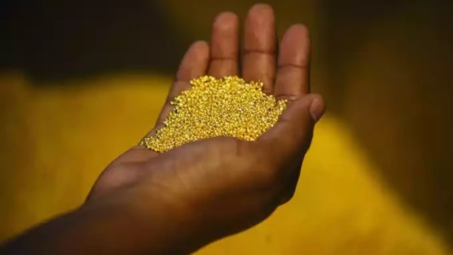 സംസ്ഥാനത്ത് സ്വർണവിലയിൽ ഇടിവ് സംസ്ഥാനത്ത് സ്വർണവിലയിൽ ഇടിവ്