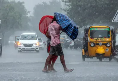 ബംഗാള് ഉള്ക്കടലില് വെള്ളിയാഴ്ചയോടെ ന്യൂനമര്ദ്ദം; വ്യാഴം മുതല് ശക്തമായ മഴ, യെല്ലോ അലര്ട്ട് ബംഗാള് ഉള്ക്കടലില് വെള്ളിയാഴ്ചയോടെ ന്യൂനമര്ദ്ദം; വ്യാഴം മുതല് ശക്തമായ മഴ, യെല്ലോ അലര്ട്ട്