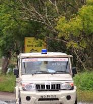 കോഴിക്കോട് താമരശ്ശേരിയില്‍ വീടിനകത്ത് അതിക്രമിച്ച്‌ കയറി അജ്ഞാതൻ; വിസര്‍ജ്ജ്യം പുരട്ടിയ തുണികൊണ്ട് 19-കാരിയെ ശ്വാസം മുട്ടിക്കാൻ ശ്രമമെന്ന് പരാതി