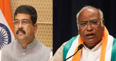 നീറ്റ് ചോദ്യപേപ്പർ ചോർച്ച; കോടിക്കണക്കിന് വിദ്യാർഥികളുടെ ഭാവി തകർന്നു, ധർമ്മേന്ദ്ര പ്രധാൻ രാജി വെക്കണമെന്ന് മല്ലികാർജുൻ ഖാർഗെ