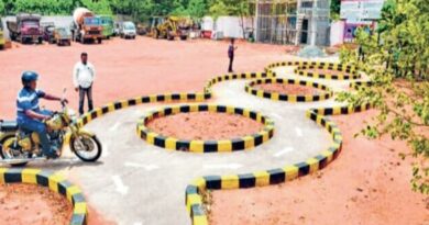 ഡ്രൈവിങ് ലൈസൻസ് അപേക്ഷകരിൽ നിന്ന് പണം ഈടാക്കരുത്; പ്രീ ലേണേഴ്സ് ക്ലാസ് ഫീസിന് വിലക്കിട്ട് ഗതാഗത കമ്മിഷണർ