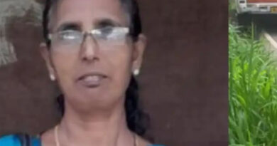 സ്‌കൂട്ടർ യാത്രയ്ക്കിടെ ഷാള്‍ കഴുത്തില്‍ കുരുങ്ങി അങ്കണവാടി ടീച്ചർ മരിച്ചു