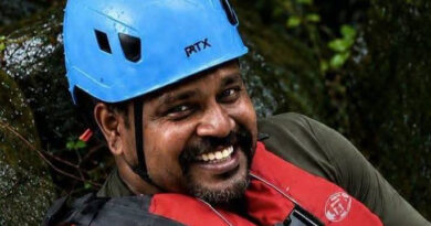 ചെറുപുഴമീന്തുള്ളിയിൽ ഒഴുക്കിൽപെട്ട് മരിച്ച രാജേഷിൻ്റെ മൃതദേഹം തിരുവനന്തപുരത്തേക്ക് കൊണ്ട് പോയത് ഫ്രീസറില്ലാത്ത ആംബുലൻസിൽ എന്ന് പരാതി