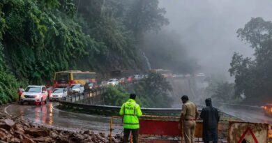 താമരശ്ശേരി ചുരത്തിലും പാല്‍ചുരത്തിലും ഇന്നും നിയന്ത്രണം