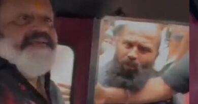 ഔദ്യോഗിക വാഹനം വരാന്‍ വൈകി; രണ്ട് പൊലീസ് ജീപ്പിന്റെ അകമ്പടിയിൽ ഓട്ടോറിക്ഷയില്‍ യാത്ര ചെയ്ത് സുരേഷ് ഗോപി