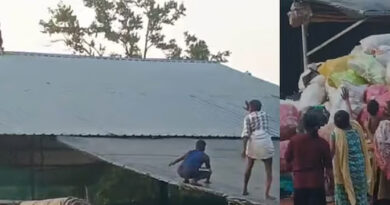  ഇരുപതടിയോളം ഉയരമുള്ള ഷെഡിന്റെ മേല്‍ക്കൂരയില്‍ കയറിയ മൂന്ന് വയസ്സുകാരിയെ നിര്‍മ്മാണ തൊഴിലാളി രക്ഷപ്പെടുത്തി