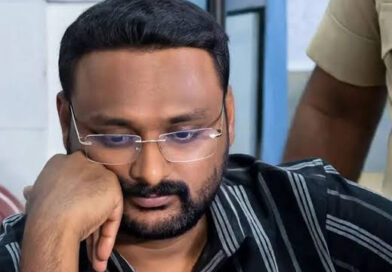 അനധികൃതമായി മദ്യം കൈവശം വെച്ച കേസ്; ആന്റോ അഗസ്റ്റിന്റെ ഭാര്യ വീട്ടിൽ എക്സൈസ് സംഘം അനധികൃതമായി മദ്യം കൈവശം വെച്ച കേസ്; ആന്റോ അഗസ്റ്റിന്റെ ഭാര്യ വീട്ടിൽ എക്സൈസ് സംഘം